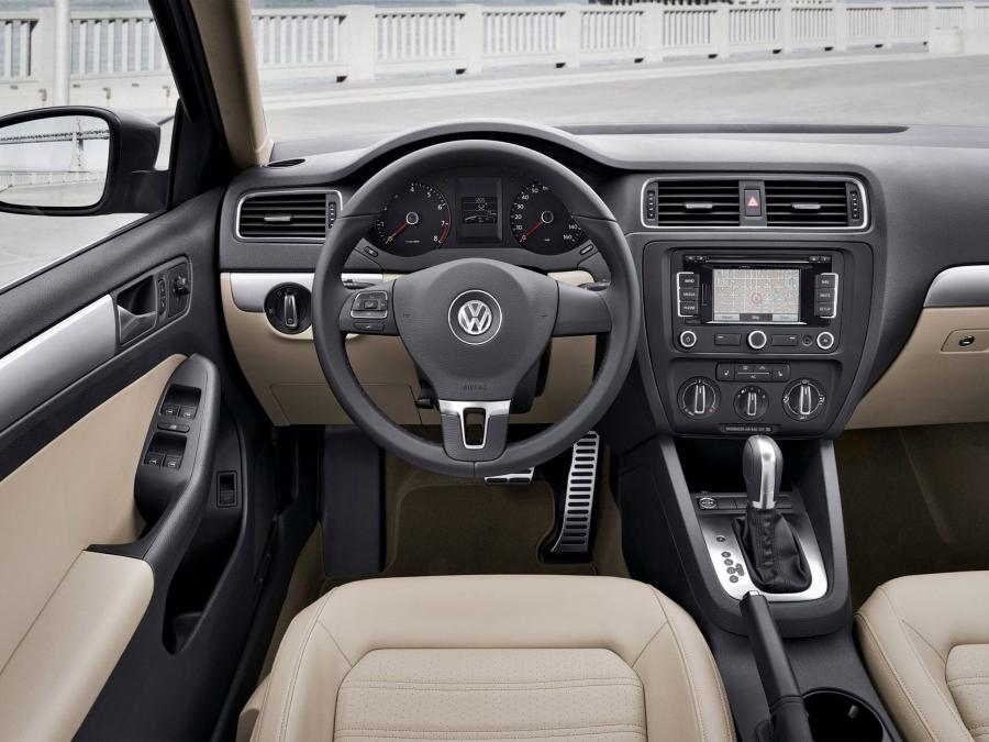  Volkswagen Jetta 2010 года  (US) (фото 3 из 52)